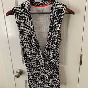 Black dot v neck ruched tank top